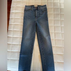 Madewell Perfect Vintage Straight jeans, size 27.
